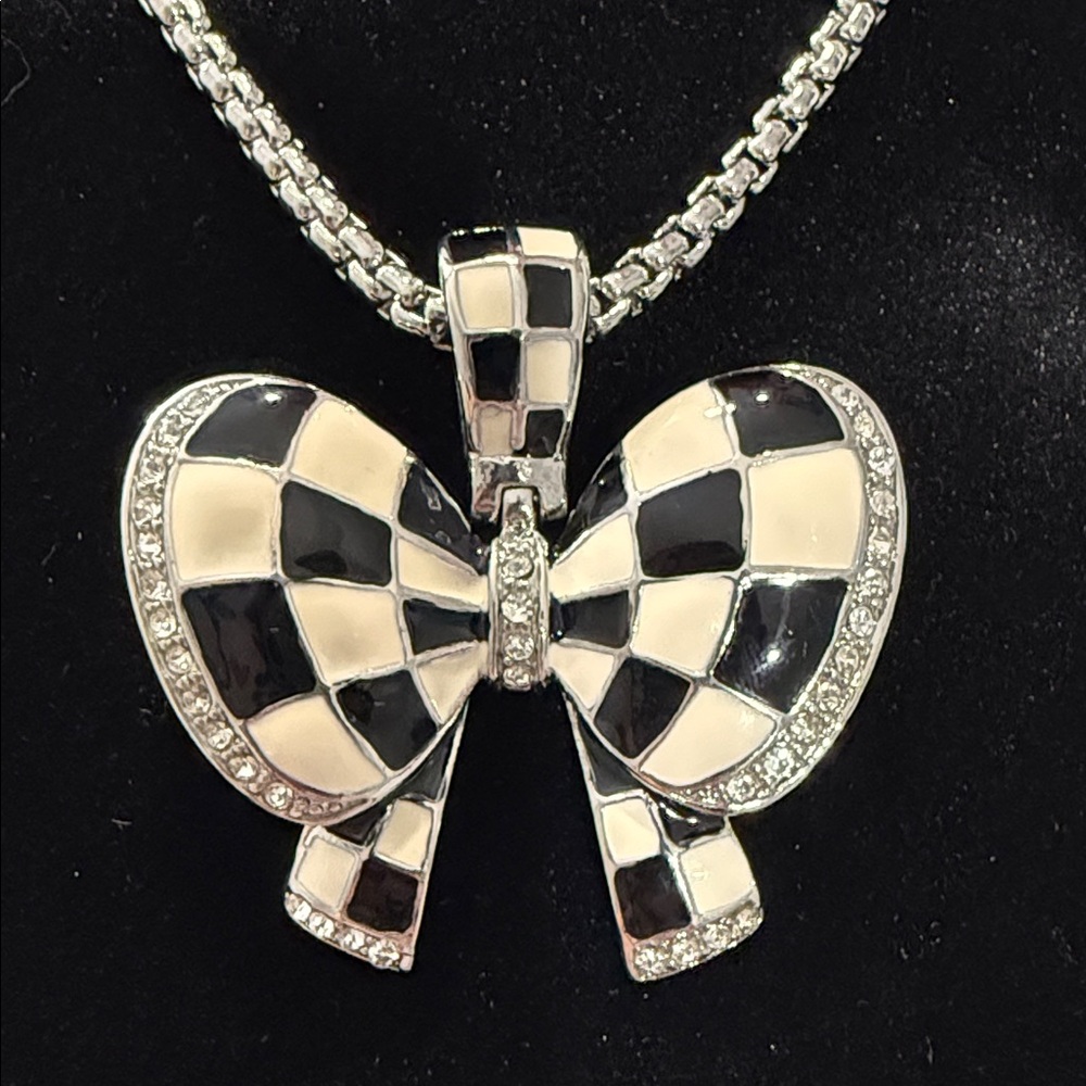 Vintage Y2K Bow pendant necklace
